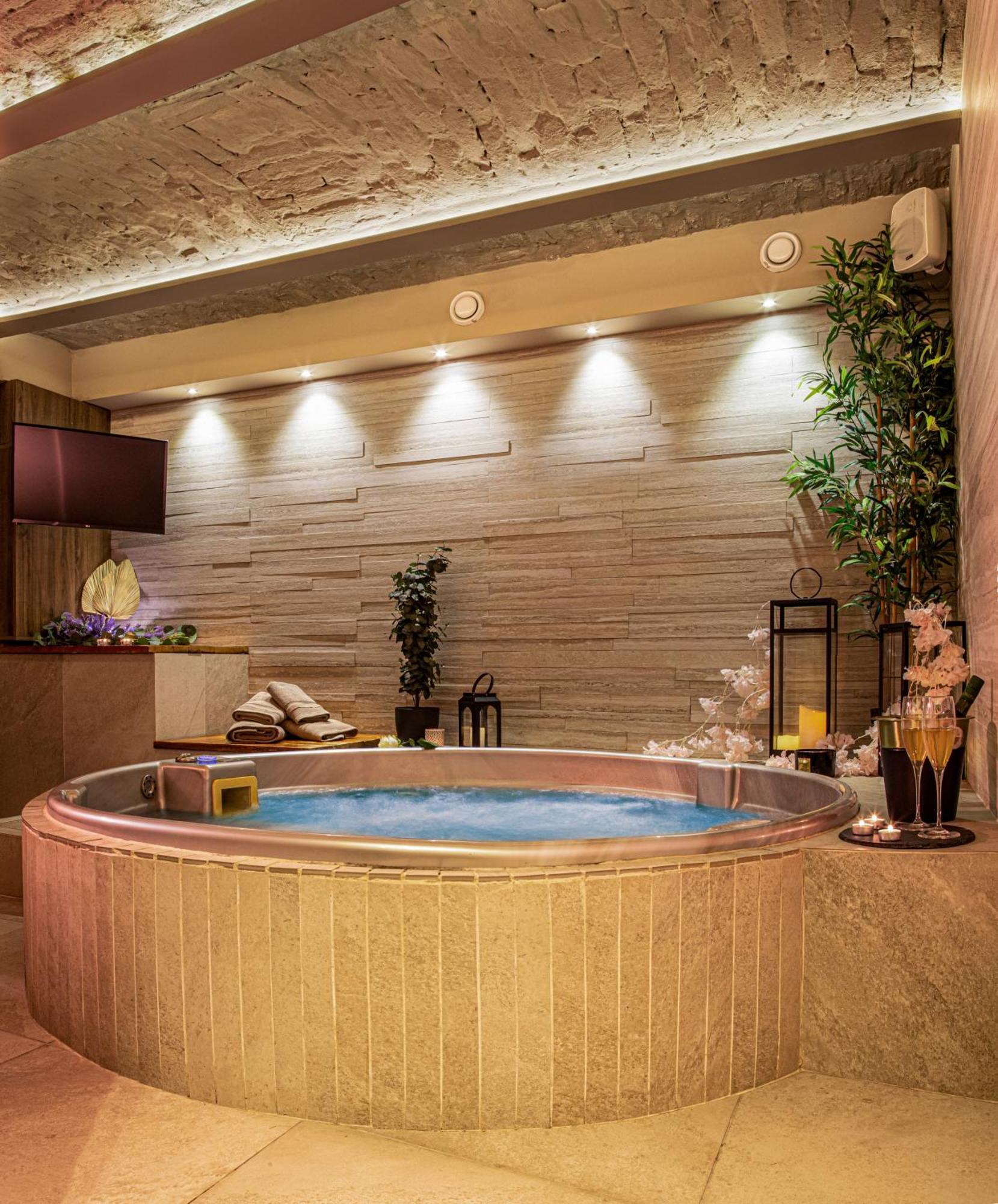 Venus Apartment With Jacuzzi And Sauna - City Center Белград Экстерьер фото